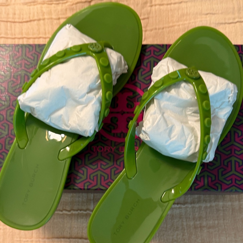 Tory Burch Women’s Stud, Jelly, Thong, Sandals Flats Size 6. LEAF/GREEN